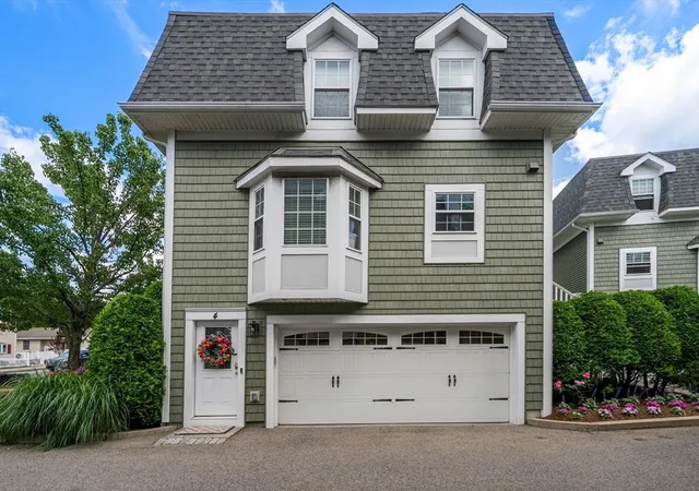 Photo 2 of Condo for sale at 580 Quarry St #4, Quincy, MA 02169 | MLS# 73537581 | Listing updated on 2026-09-28