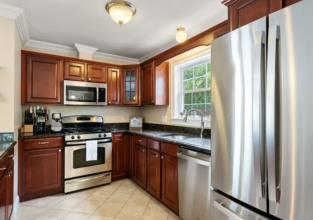 Photo 4 of Condo for sale at 580 Quarry St #4, Quincy, MA 02169 | MLS# 73537581 | Listing updated on 2026-09-28