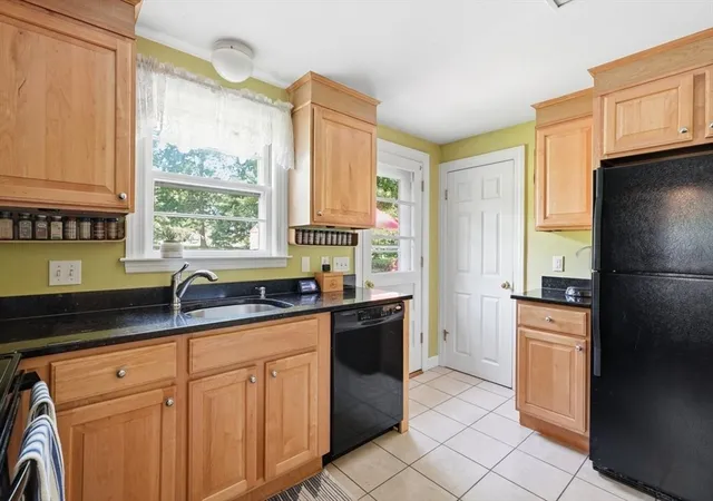 4th image of 43 Jackson Road, Scituate, MA 02066 | MLS# 73534591