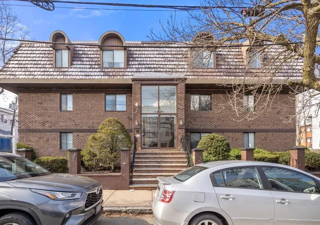 Homes for sale in Somerville, MA | 84 Grant St, Somerville, MA 02145 | Houzeo