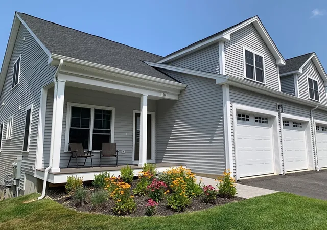 2nd image of 18 Chartwell #49, Worcester, MA 01609 | MLS# 73559881
