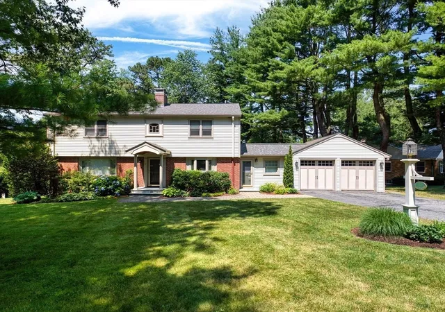 1st image of 1 Dawes Rd, Lexington, MA 02421 | MLS# 73547207