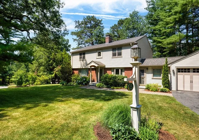 3rd image of 1 Dawes Rd, Lexington, MA 02421 | MLS# 73547207