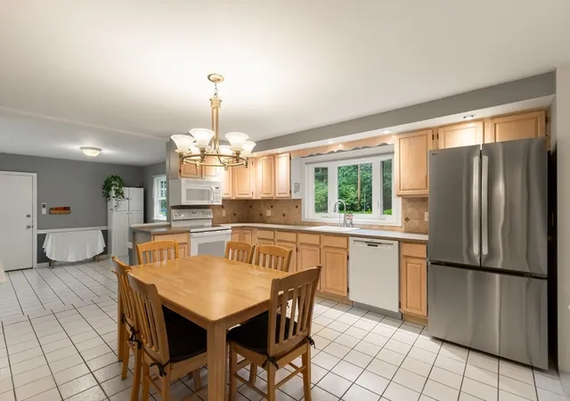 4th image of 1 Dawes Rd, Lexington, MA 02421 | MLS# 73547207