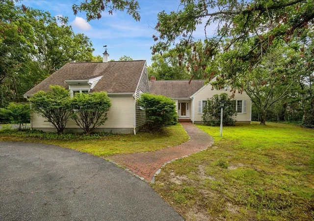 1st image of 4 Woodspring Farm Ln, Sandwich, MA 02563 | MLS# 73565089