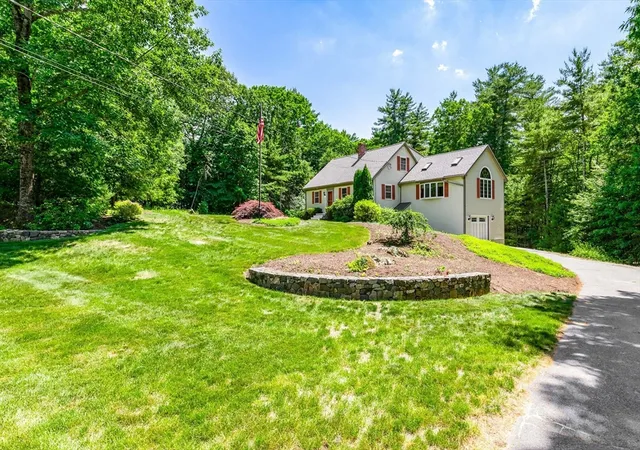1st image of 9 Isabelle Circle, Rowley, MA 01969 | MLS# 73545492