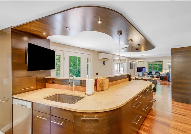 3rd image of 9 Isabelle Circle, Rowley, MA 01969 | MLS# 73545492