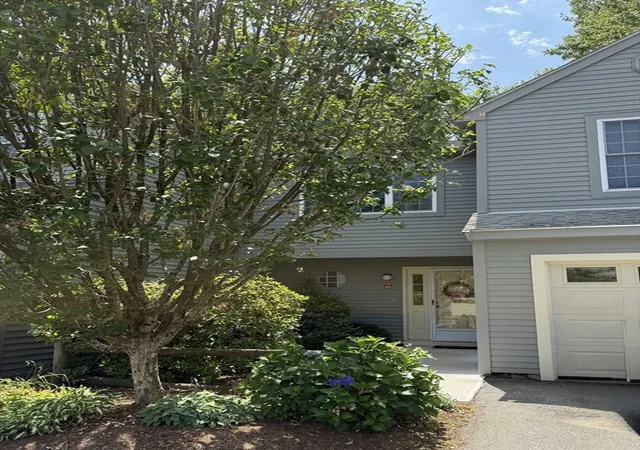 2nd image of 401 Ridgefield Cir #401D, Clinton, MA 01510 | MLS# 73556007