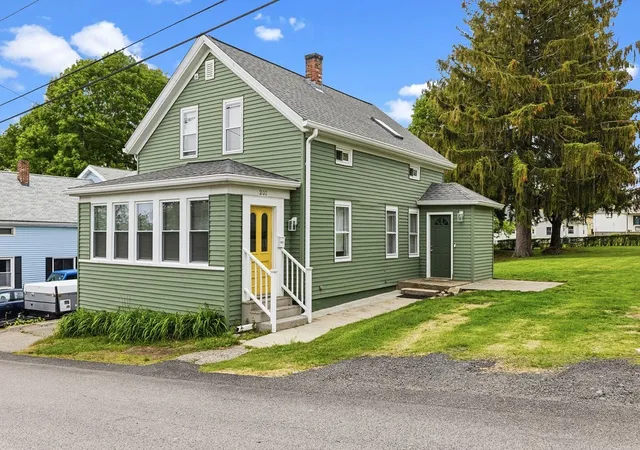 Homes for sale in Tiverton, RI | 200 Judson St, Tiverton, RI 02878 | MLS# 73545712
