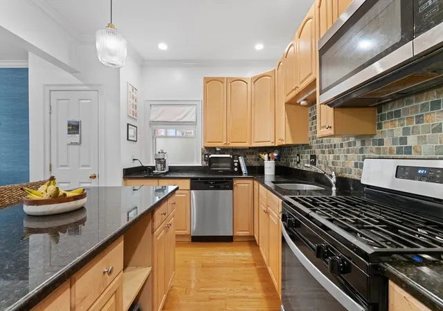 2nd image of 146 Clifton Street #4, Malden, MA 02148 | MLS# 73553423