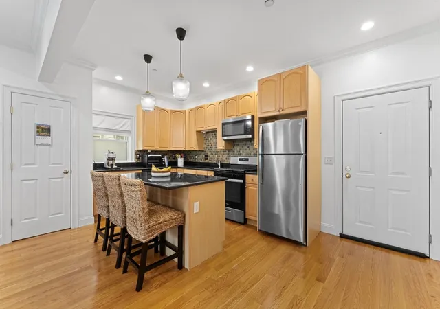 3rd image of 146 Clifton St, Malden, MA 02148
