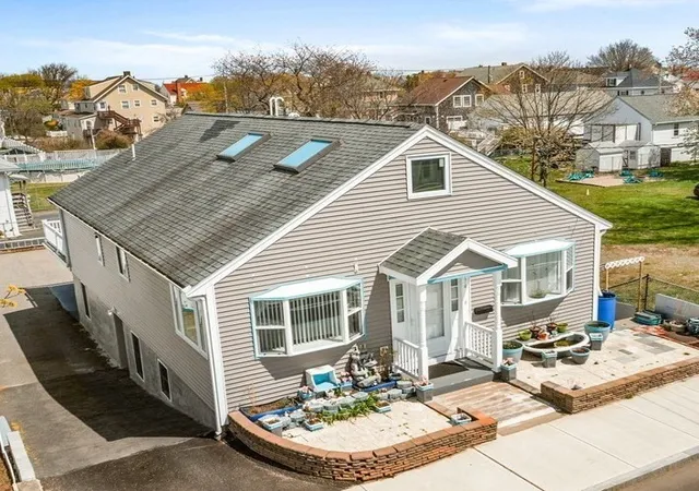 1st image of 574 Nantasket Ave, Hull, MA 02045 | MLS# 73539931