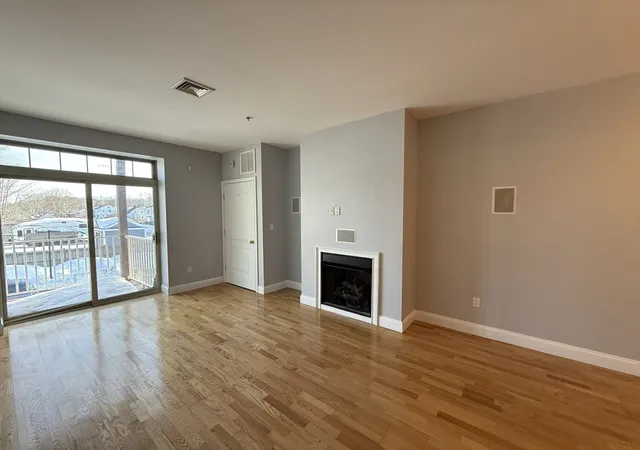 Homes for sale in Beverly, MA | 40 Heather St #204, Beverly, MA 01915 | MLS# 73477385