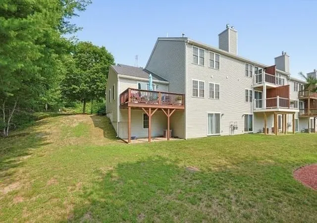 4th image of 42 Mountain Laurel Ln #42, Fitchburg, MA 01420 | MLS# 73551839