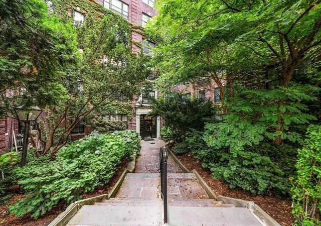 2nd image of 50 Follen St, Cambridge, MA 02138