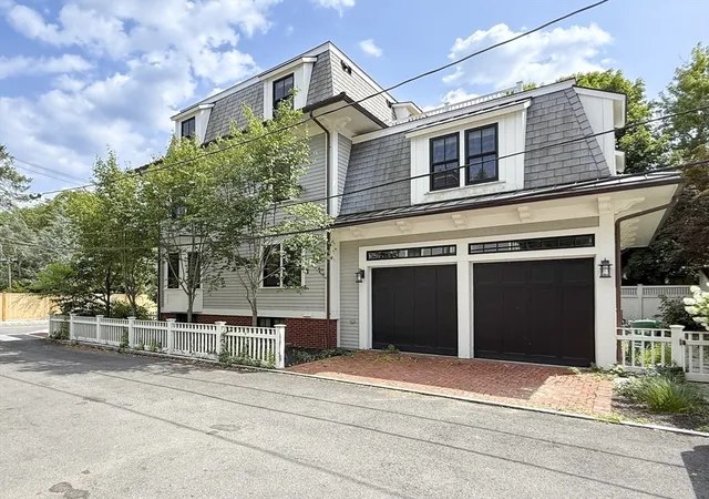 31st image of 35 Willard St, Cambridge, MA 02138 | MLS# 73562908