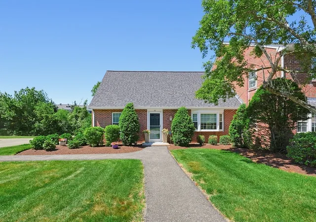 Homes for sale in Stoughton, MA | 53 Frances Dr #53, Stoughton, MA 02072 | MLS# 73533986