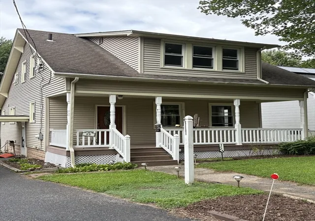 Photo 3 of Single family home for sale at 88 Carr Avenue, Agawam, MA 01001 | MLS# 73568376 | Listing updated on 2026-09-06