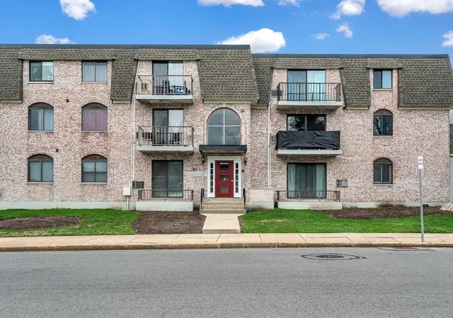 Homes for sale in Dedham, MA | 40 High St #205, Dedham, MA 02026 | MLS# 73506723