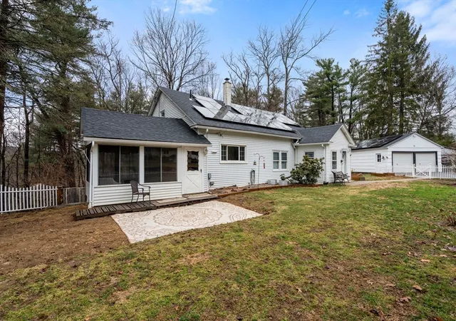Homes for sale in Holland, MA | 61 E Brimfield Rd, Holland, MA 01521 | MLS# 73499025