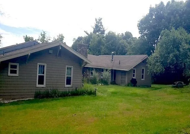 Photo 3 of Sale Pending at 25 North St, Blandford, MA 01008 | MLS# 73568572 | Listing updated on 2026-09-18