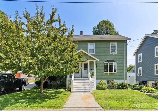 Listing Photo 2 - Condo for sale in building located at 7 Lawrence St, Beverly, MA 01915 - Unit #B