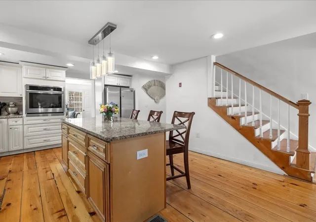 5th image of 555 Webster St, Marshfield, MA 02050 | MLS# 73530220