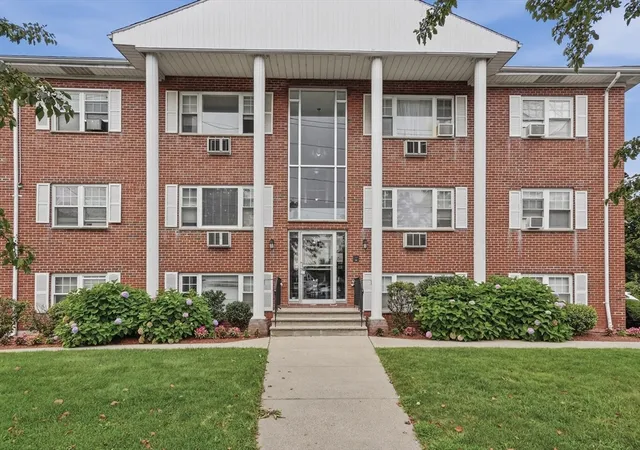 1st image of 924 Main Street #12, Woburn, MA 01801 | MLS# 73564881
