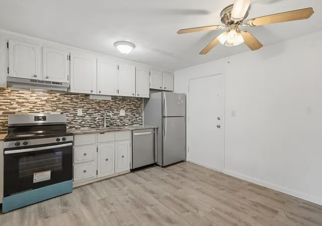 3rd image of 924 Main St, Woburn, MA 01801