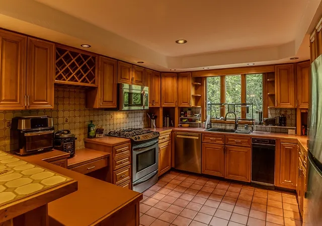 2nd image of 68 Davis Rd, Westport, MA 02790 | MLS# 73535881