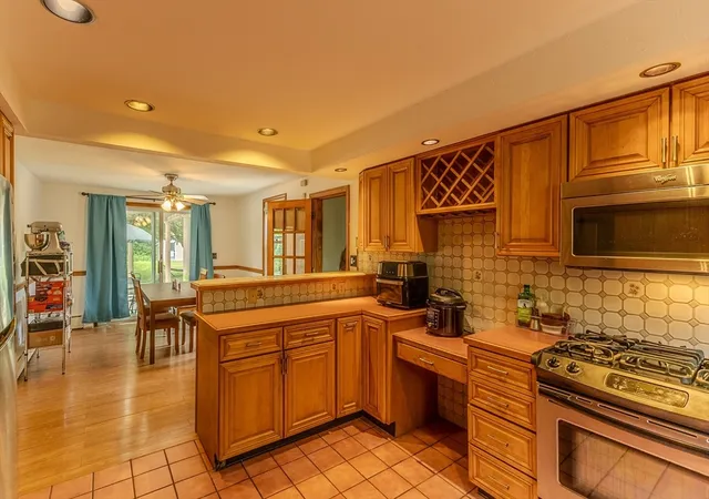 3rd image of 68 Davis Rd, Westport, MA 02790 | MLS# 73535881