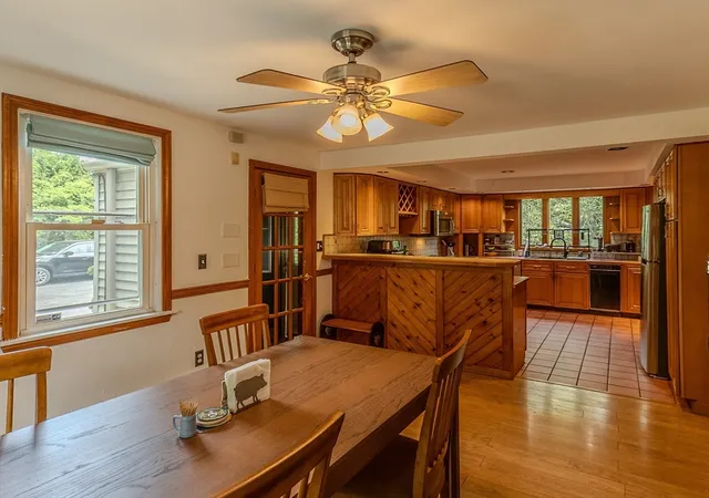 4th image of 68 Davis Rd, Westport, MA 02790 | MLS# 73535881