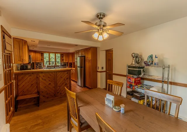 5th image of 68 Davis Rd, Westport, MA 02790 | MLS# 73535881