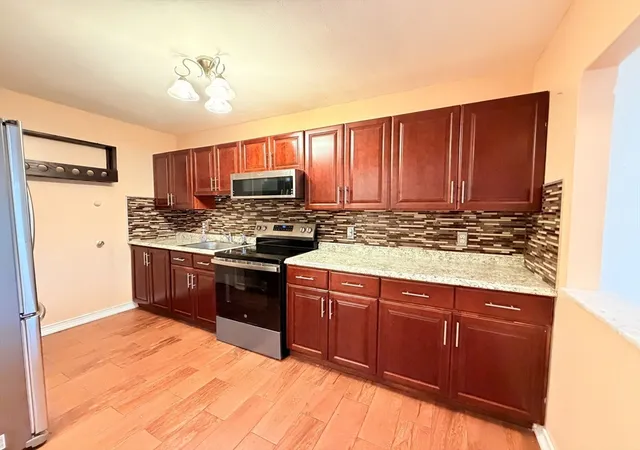 2nd image of 116 Spring St #C10, West Roxbury, MA 02132 | MLS# 73562810