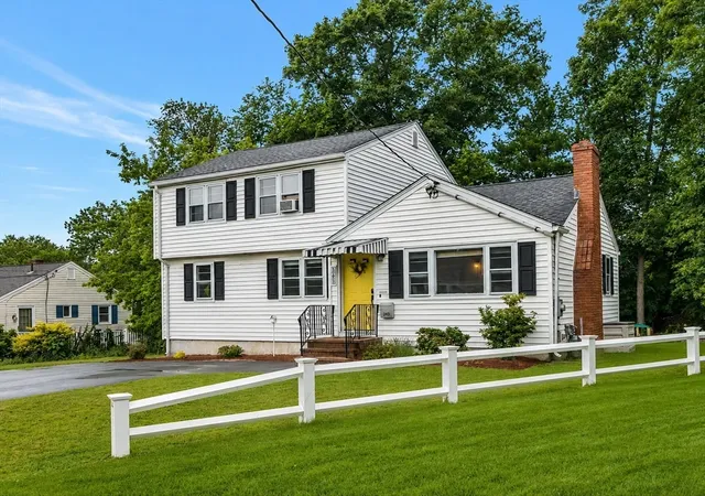 Homes for sale in Woburn, MA | 343 Lexington Street, Woburn, MA 01801 | MLS# 73541909