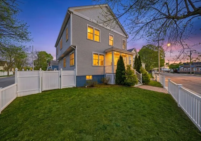 41st image of 305 Lynn St, Malden, MA 02148 | MLS# 73560621