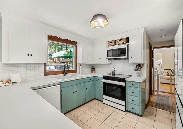Photo 3 of Single family home for sale at 536 Ipswich Rd, Boxford, MA 01921 | MLS# 73551364 | Listing updated on 2026-09-13