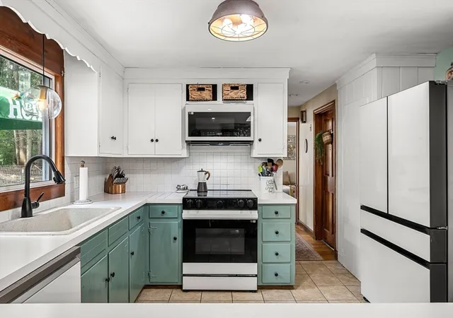 Photo 4 of Single family home for sale at 536 Ipswich Rd, Boxford, MA 01921 | MLS# 73551364 | Listing updated on 2026-09-13