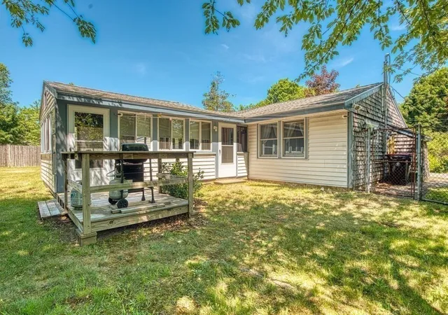 31st image of 81 Errol Rd, Brockton, MA 02302 | MLS# 73532864