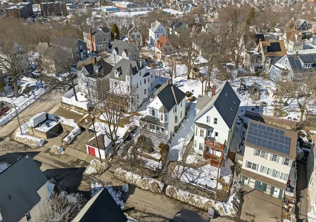 4th image of 135 Allen Ave, Lynn, MA 01902 | MLS# 73484065