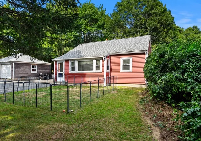 3rd image of 2 Hill Top Ln, Rockport, MA 01966 | MLS# 73563800
