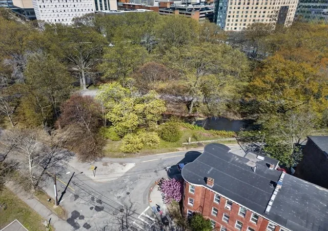 2nd image of 23 Netherlands Rd, Brookline, MA 02445