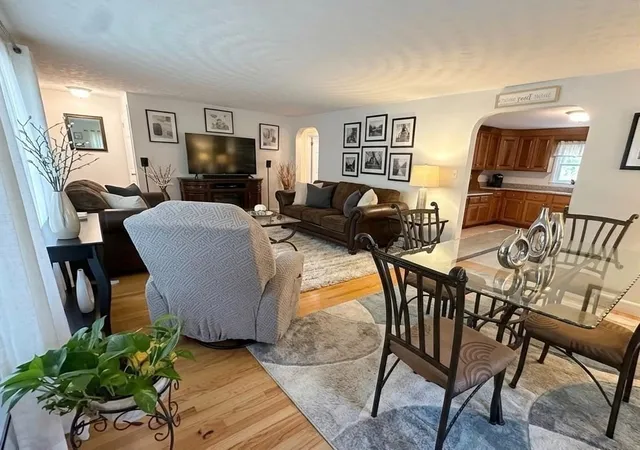 5th image of 54 Colbert St, Leominster, MA 01453 | MLS# 73548548