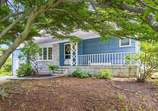 Photo 3 of Sale Pending at 4 Murdoch Rd, Natick, MA 01760 | MLS# 73562961 | Listing updated on 2026-09-05