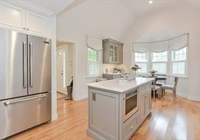 Listing Photo 5 - Condo for sale in building located at 6 Highcroft Wy, Hopkinton, MA 01721 - Unit #6