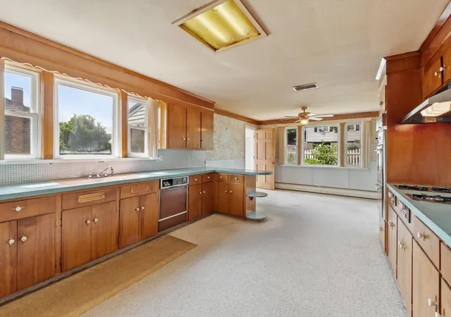4th image of 370 Albion St, Wakefield, MA 01880 | MLS# 73553504