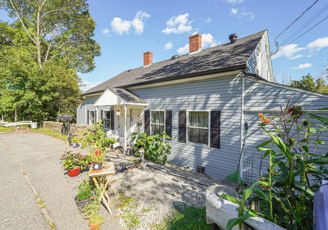 Homes for sale in Sturbridge, MA | 621 Main St, Sturbridge, MA 01566 | MLS# 73532583