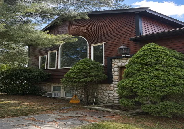 2nd image of 5 Kathleen Dr, Wakefield, MA 01880 | MLS# 73545272