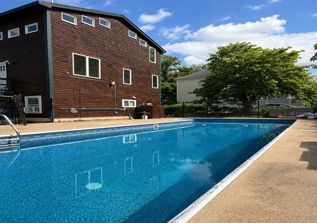 Photo 3 of Sale Pending at 5 Kathleen Dr, Wakefield, MA 01880 | MLS# 73545272 | Listing updated on 2026-08-25