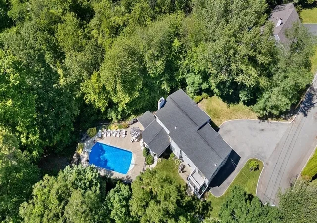 4th image of 5 Hemenway Avenue, Melrose, MA 02176 | MLS# 73534610